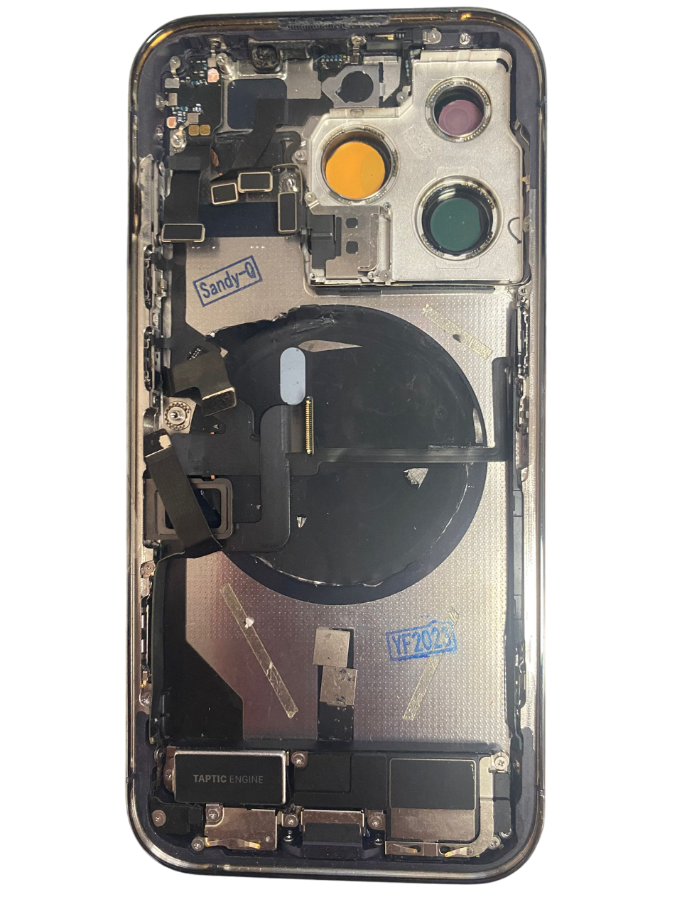 14 Pro dolu kasa mor